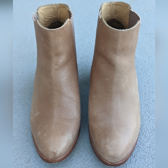 Nisolo Heeled Chelsea Bootie - Picture 3 of 5